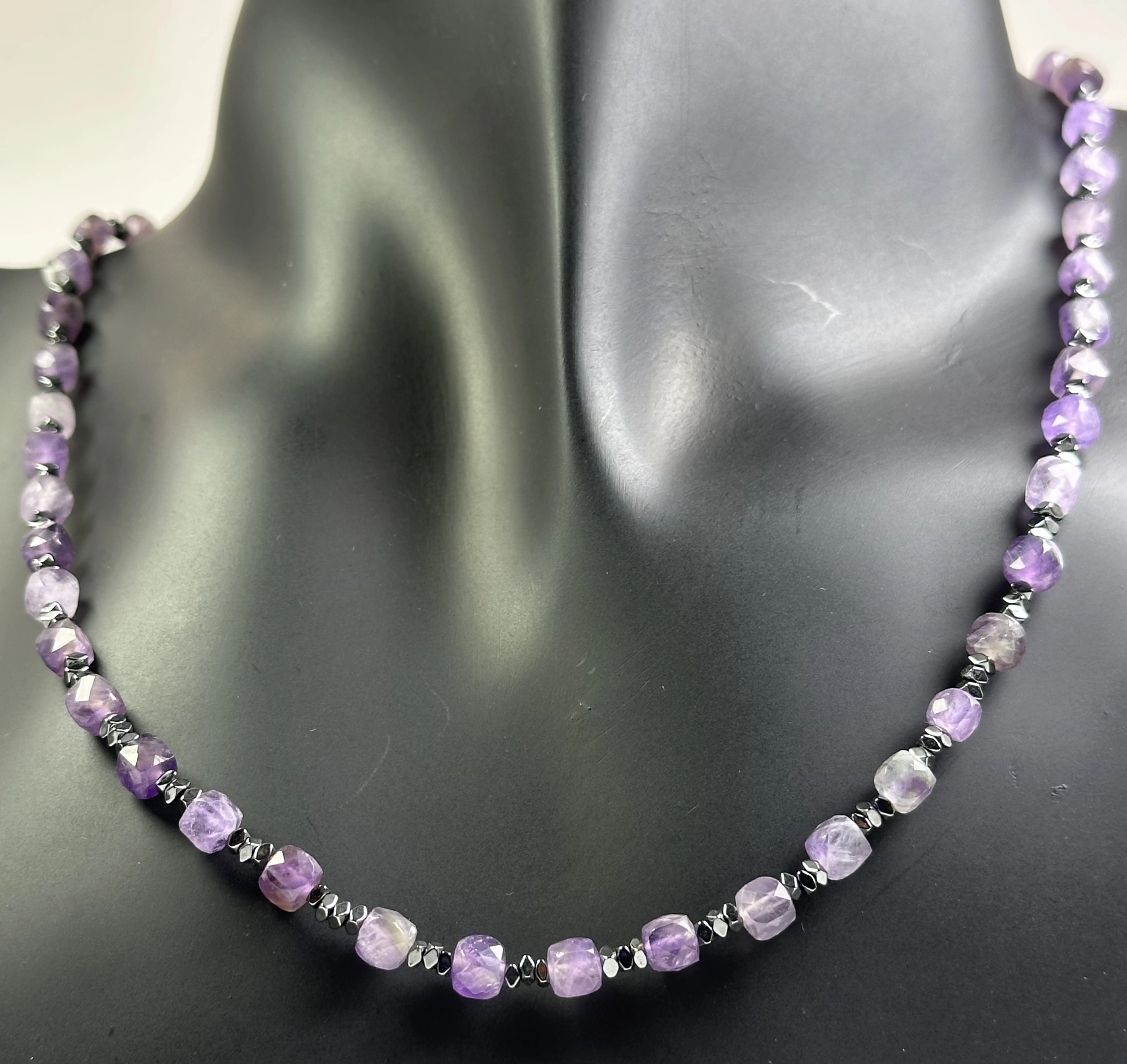 Ametist ve Hematit Taşlarından Kolye