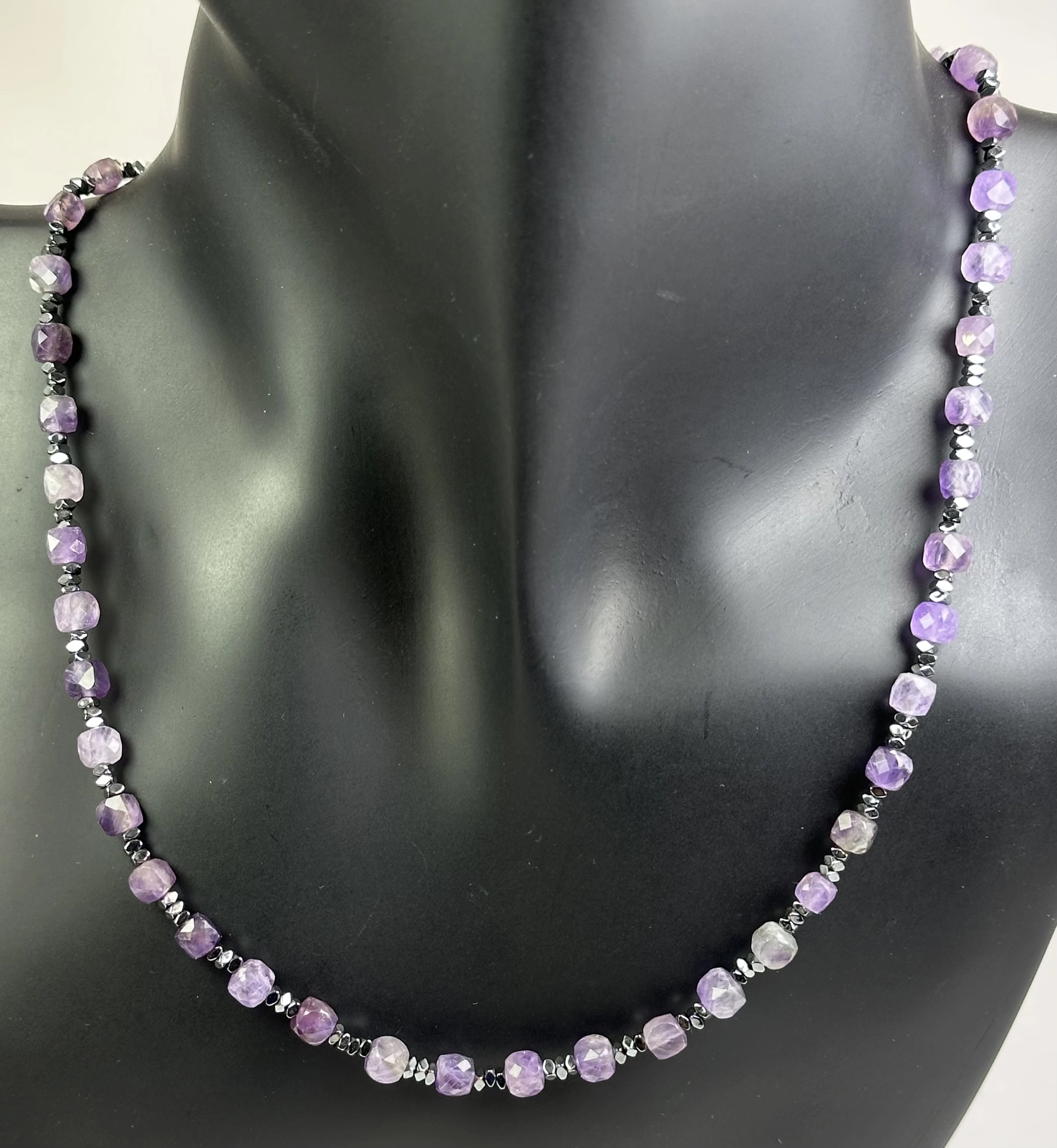 Ametist ve Hematit Taşlarından Kolye