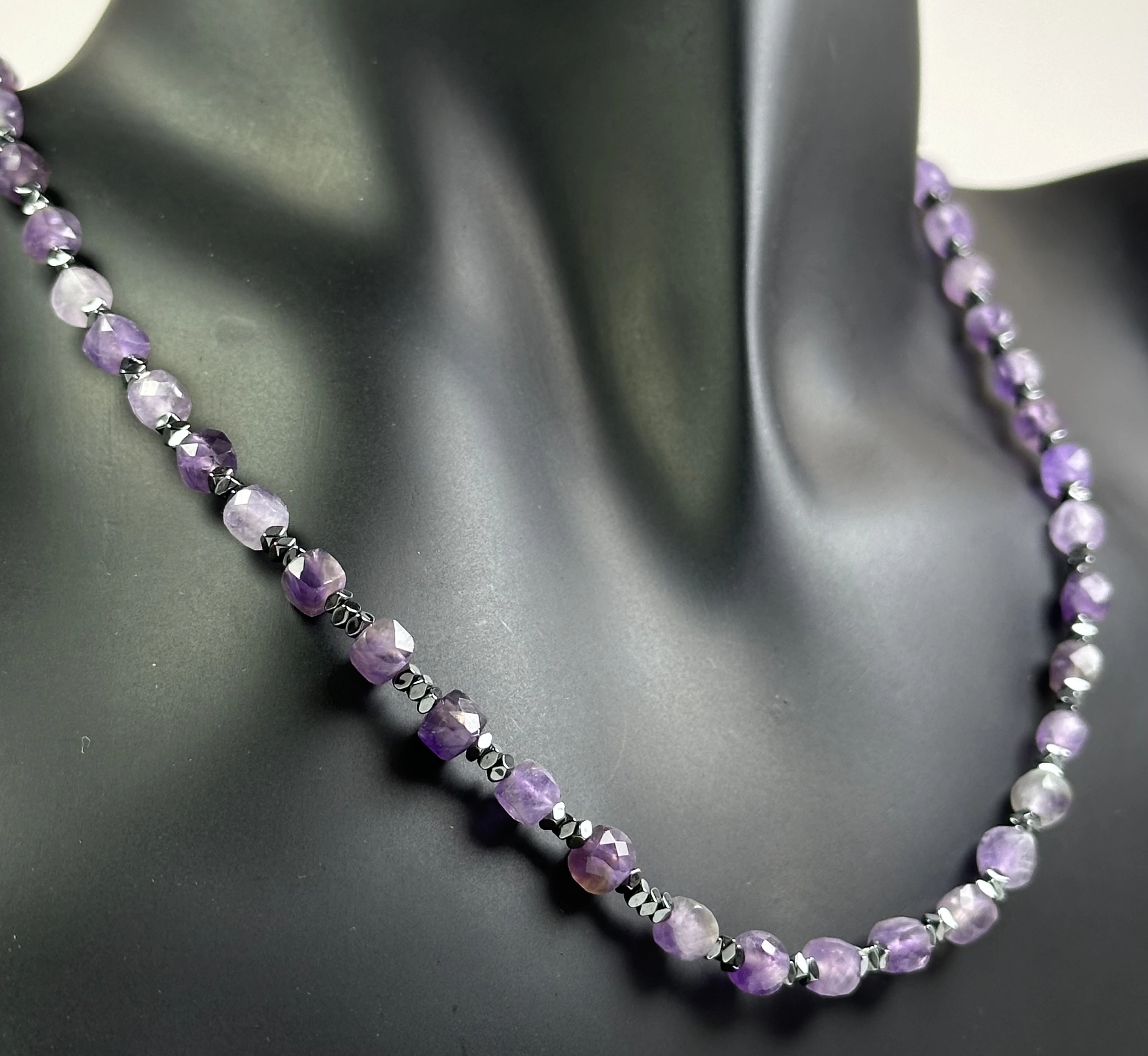 Ametist ve Hematit Taşlarından Kolye