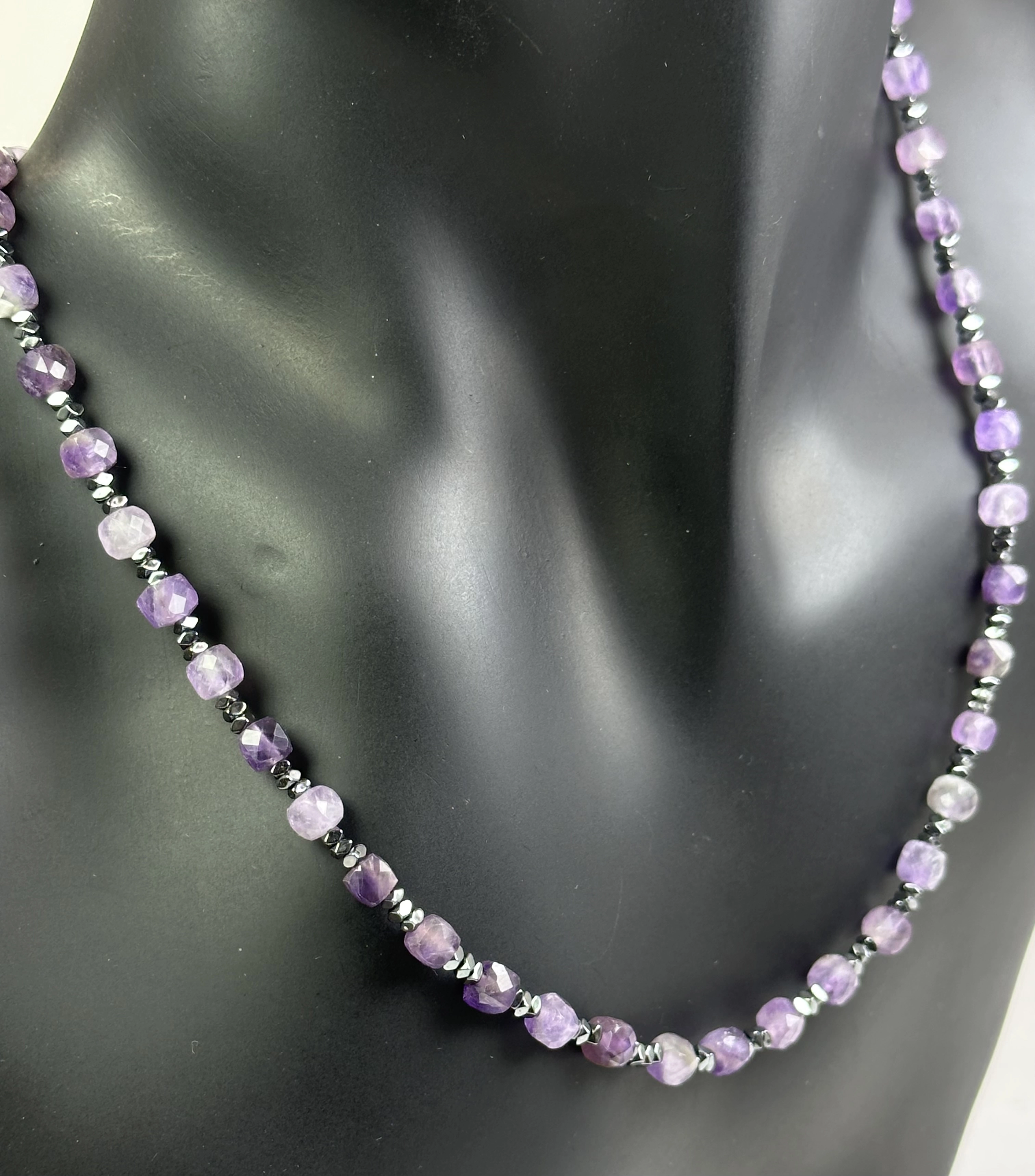 Ametist ve Hematit Taşlarından Kolye