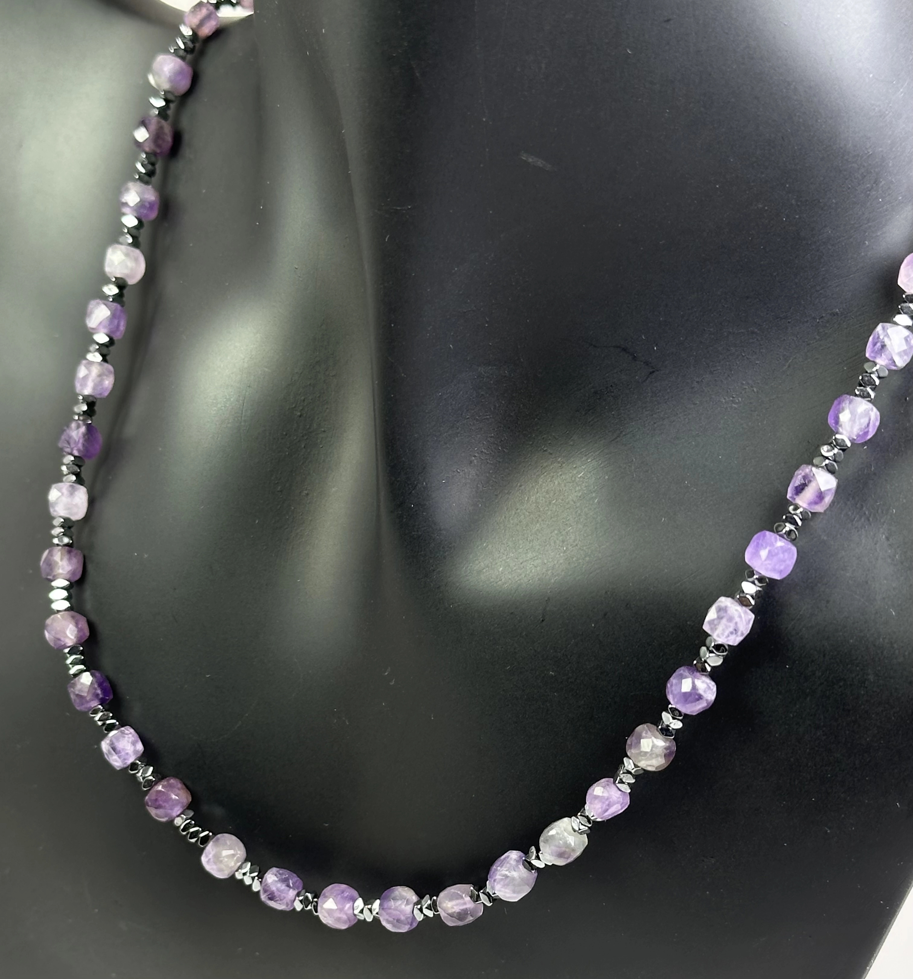 Ametist ve Hematit Taşlarından Kolye