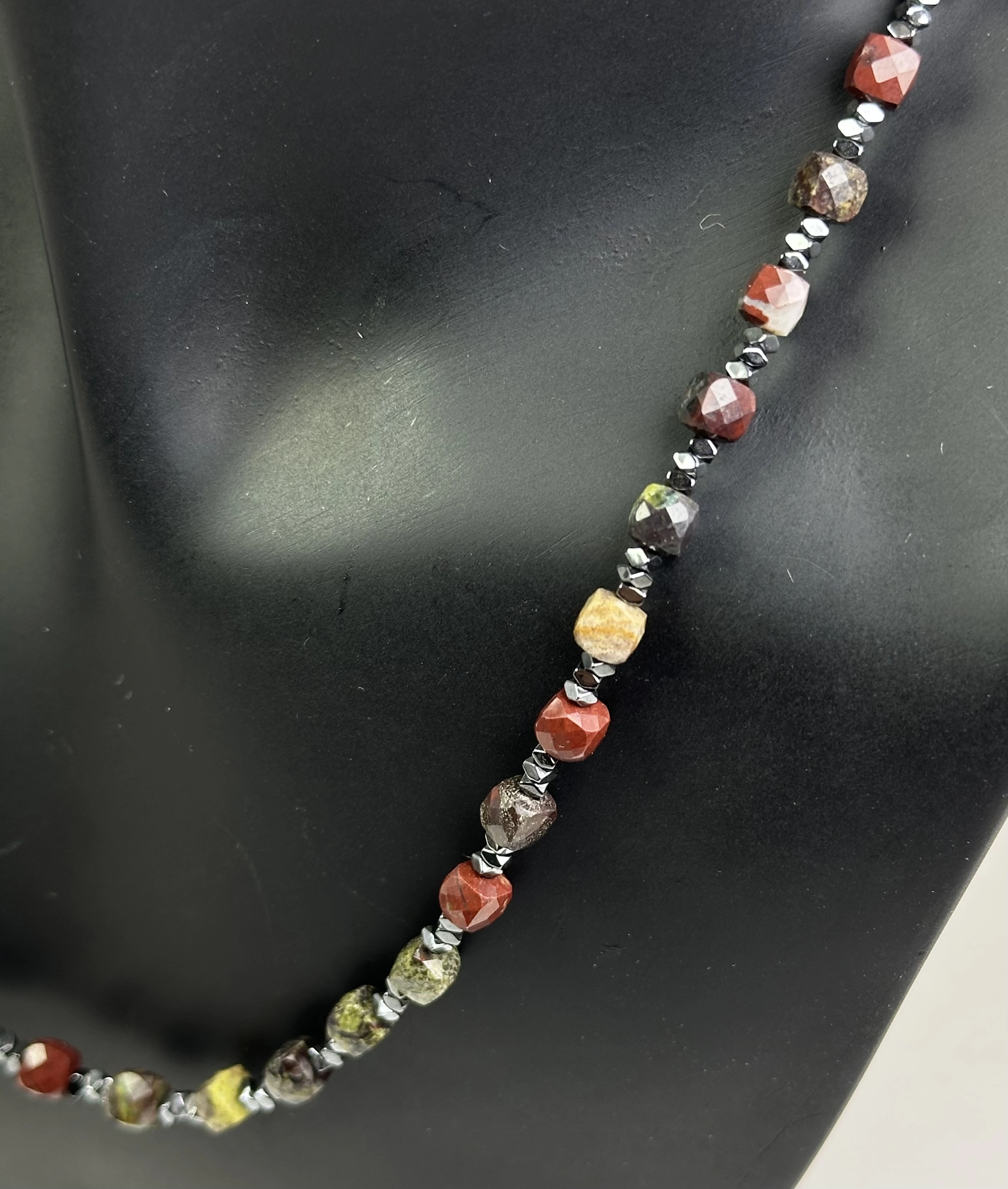 Jasper Taşından Kolye