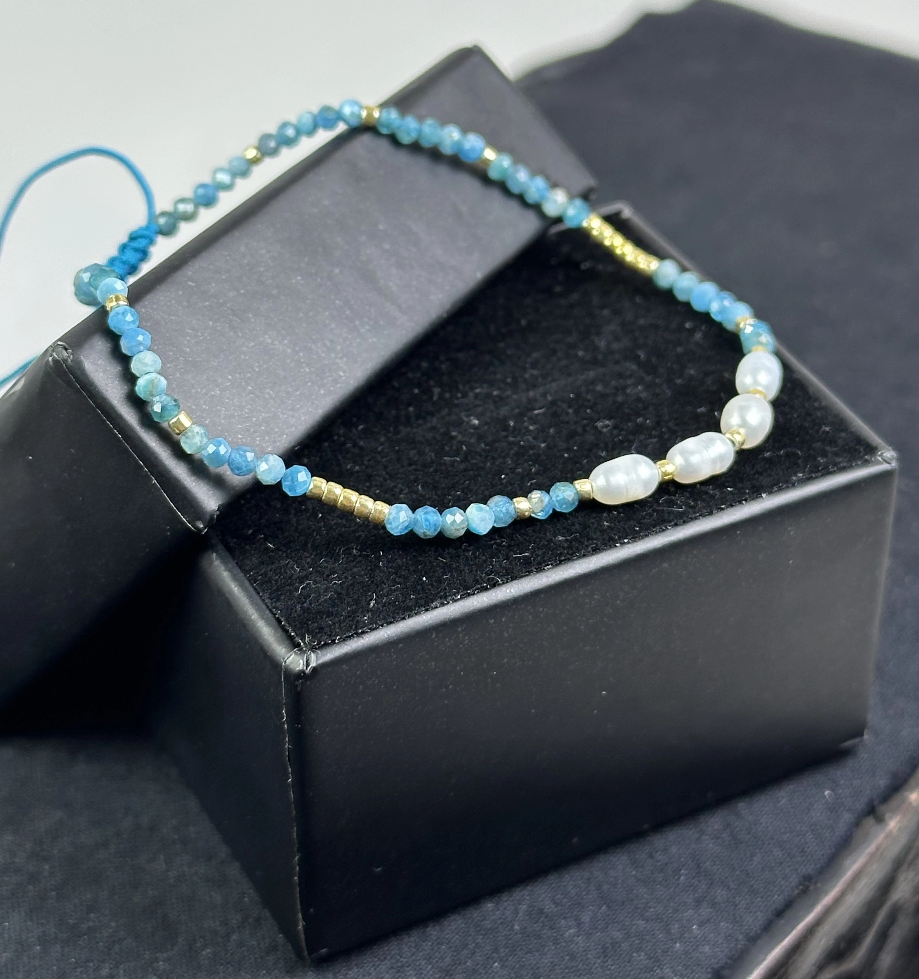 İnci ve Amazonit Taşlarından Zarif Bileklik