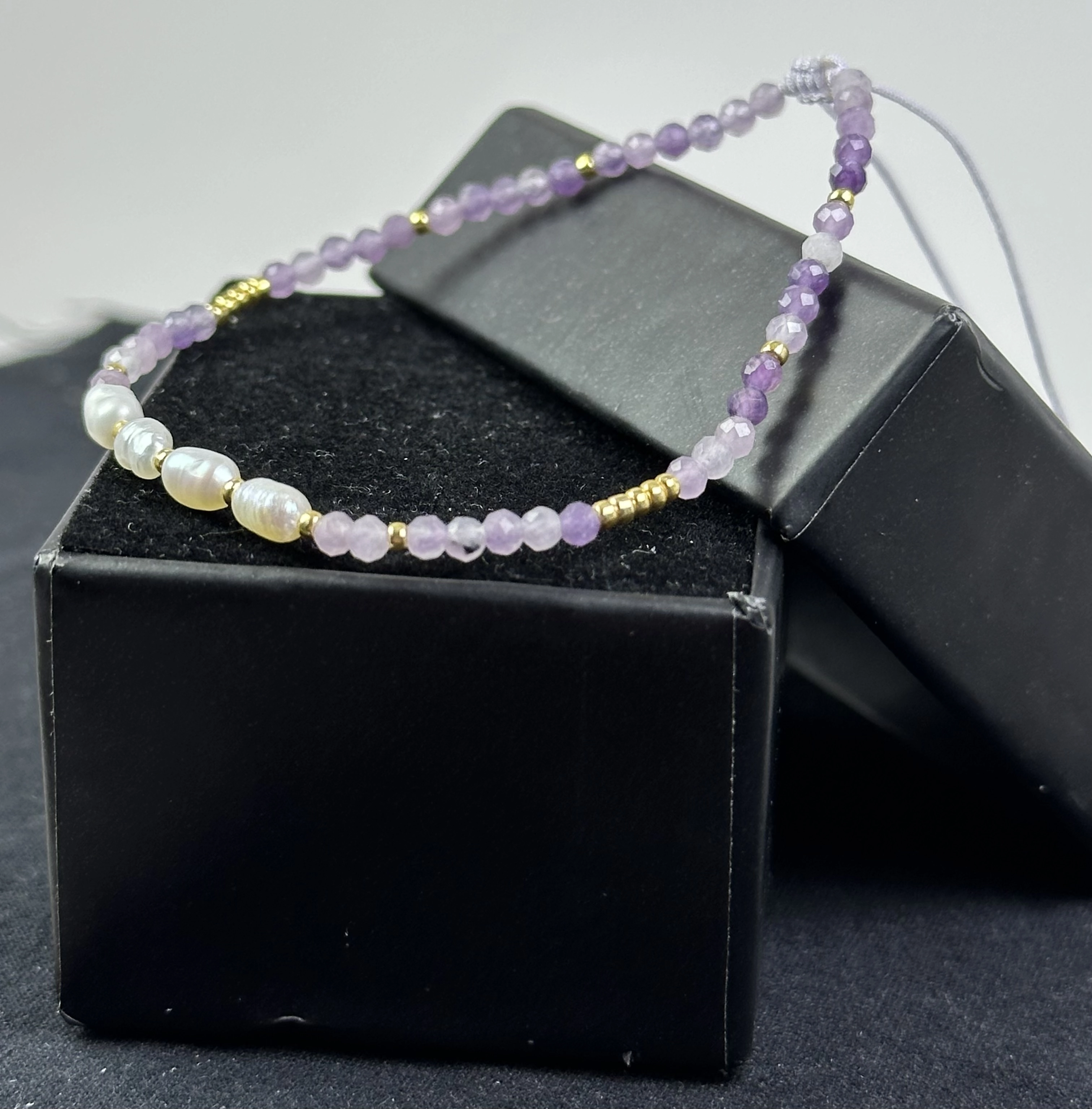  İnci ve Florit Taşlarından Zarif Bileklik