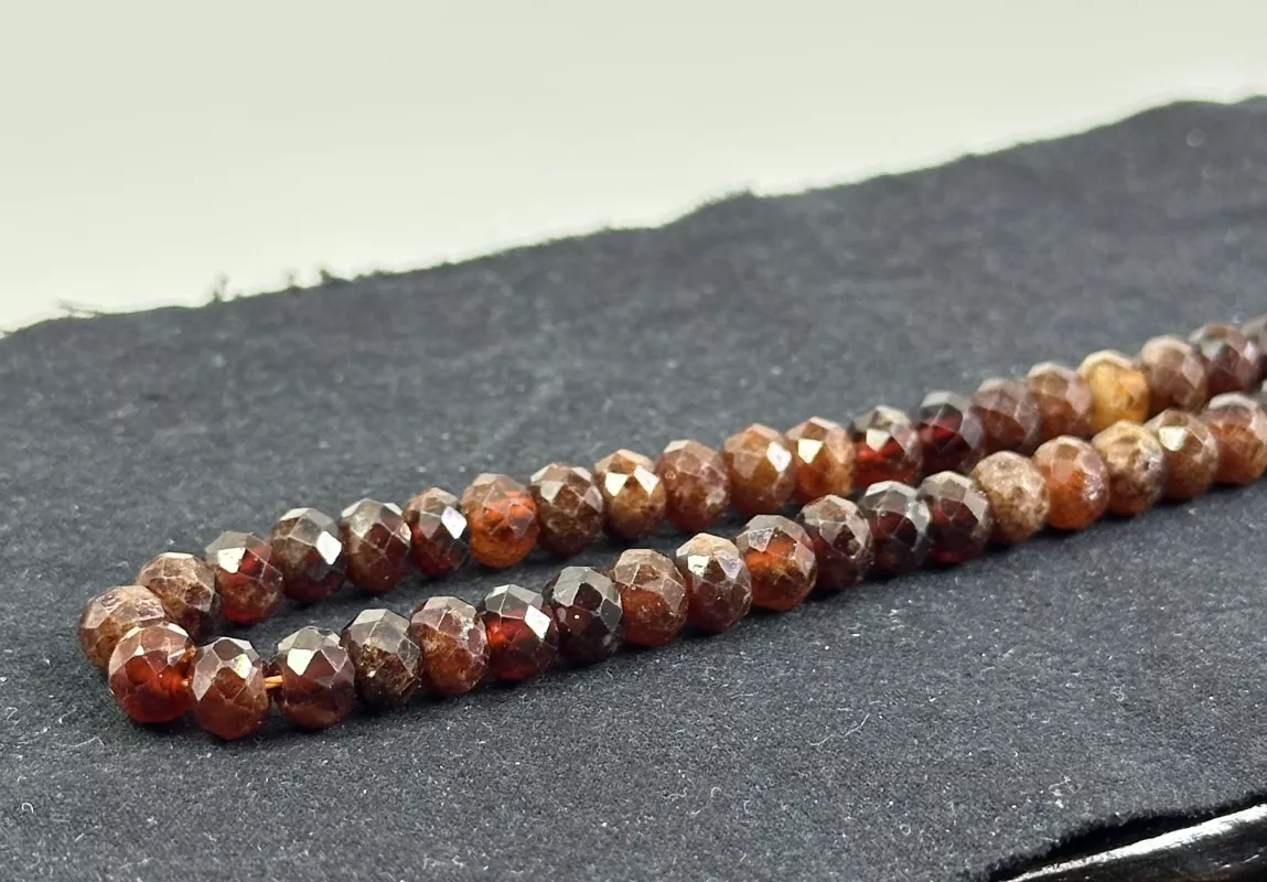 Hesonit Garnet Dizi
