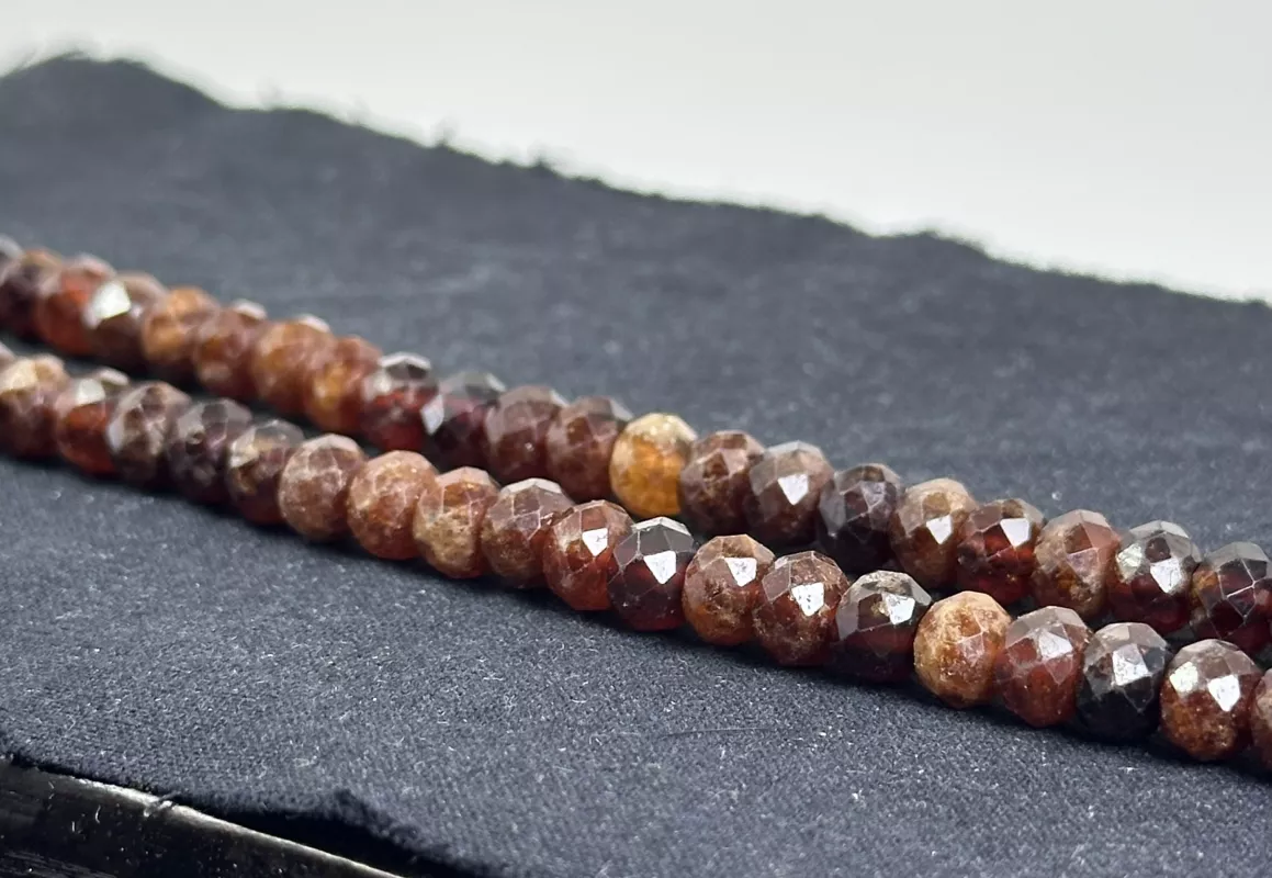 Hesonit Garnet Dizi