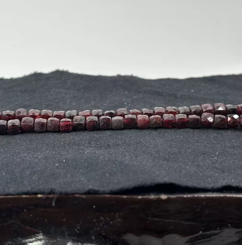 Küp Kesim Garnet Dizi