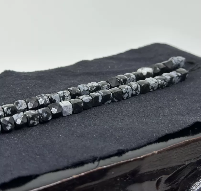 Küp Kesim Kartanesi Obsidyen Dizi