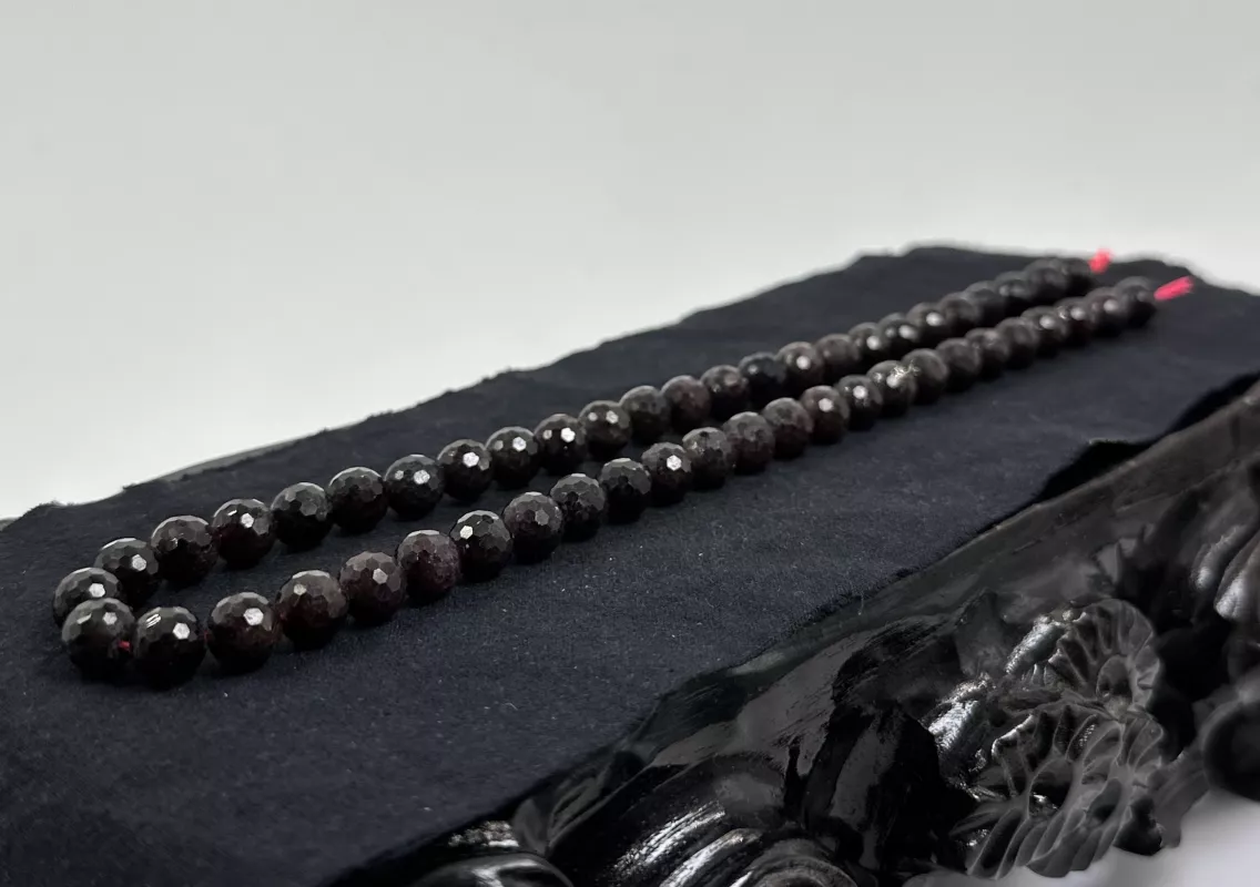 Garnet Dizi