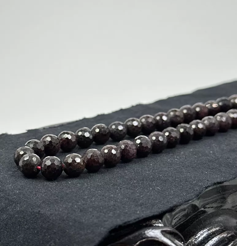 Garnet Dizi