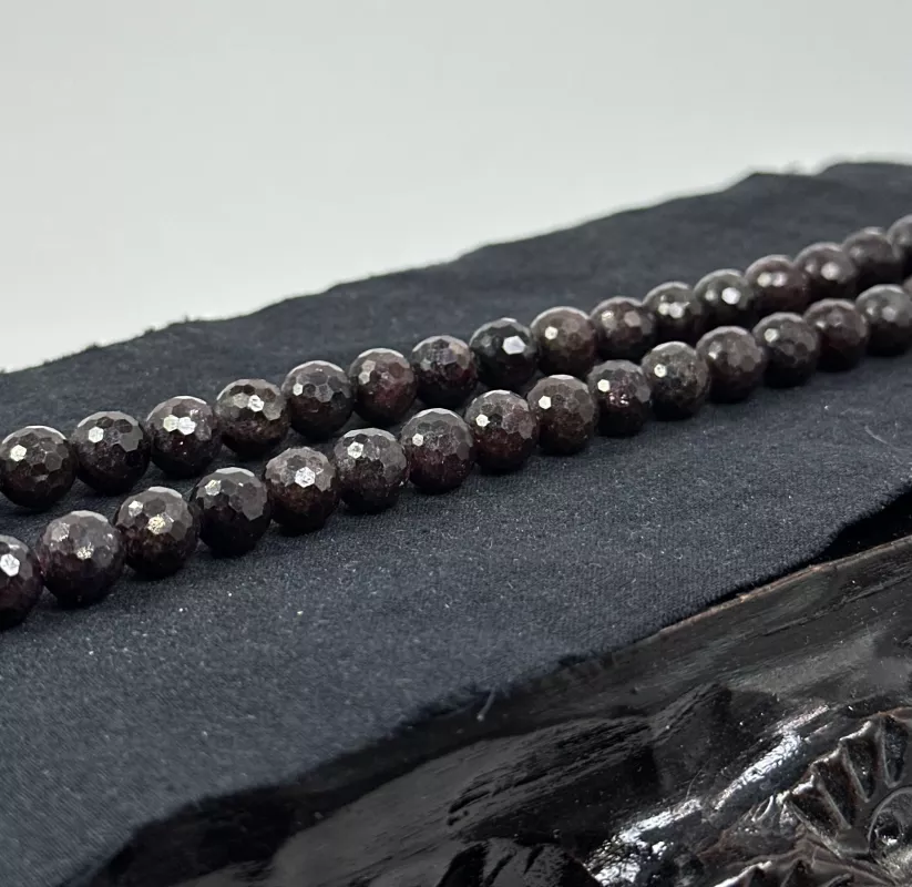Garnet Dizi