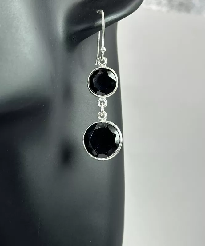 Spinel Taşlarından Gümüş Küpe