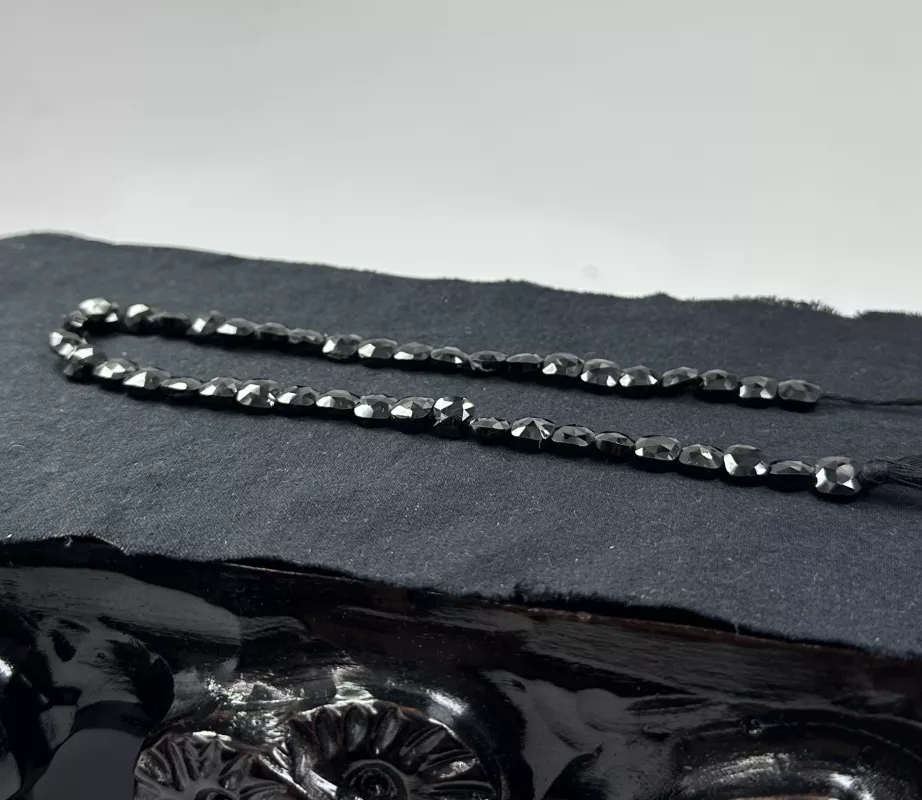 Spinel Dizi (Oval faset kesim)