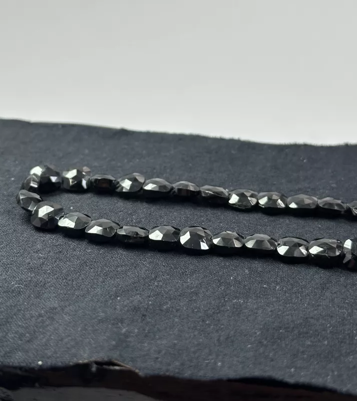 Spinel Dizi (Oval faset kesim)