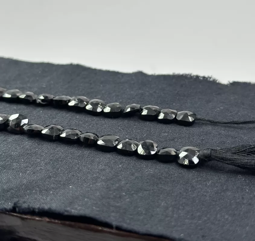 Spinel Dizi (Oval faset kesim)