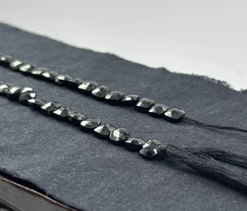 Spinel Dizi (Oval faset kesim)