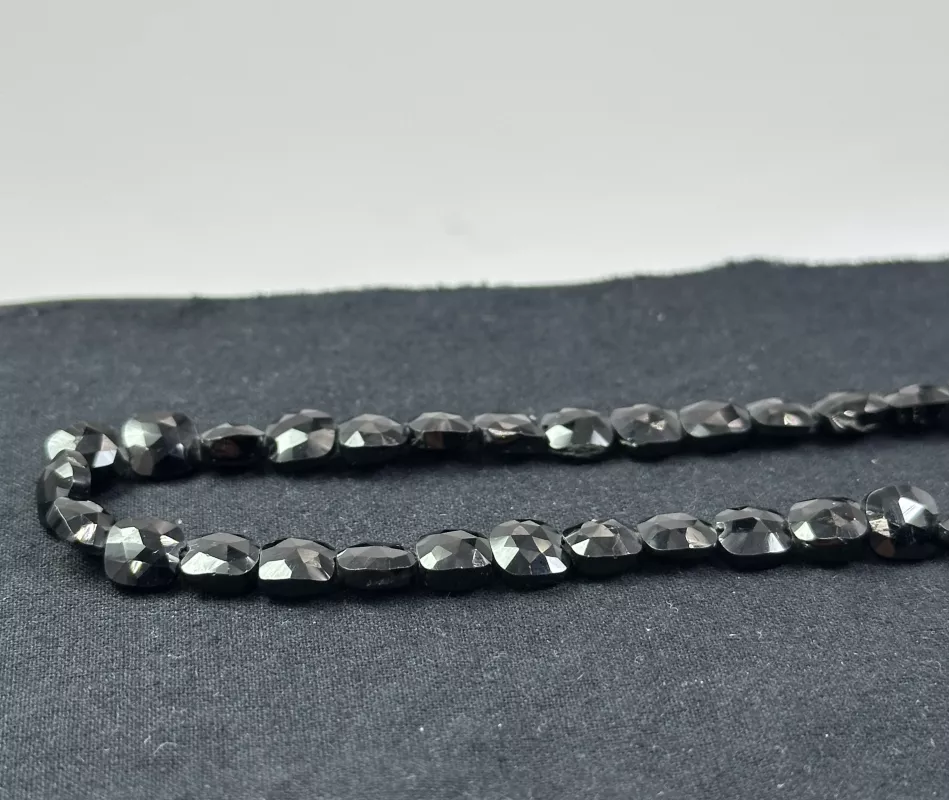 Spinel Dizi (Oval faset kesim)