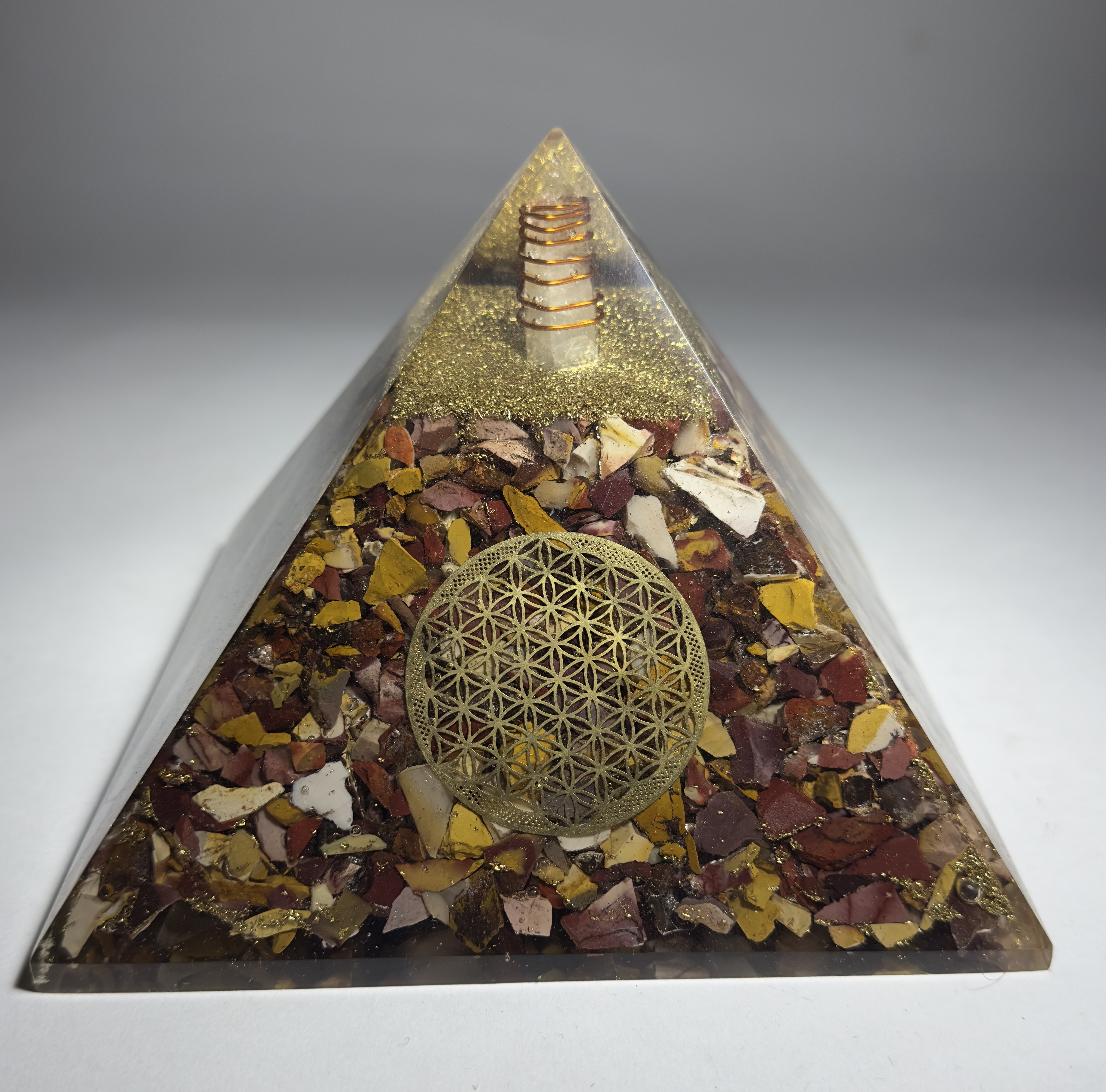 Mookaite Taşından Piramit Orgonit