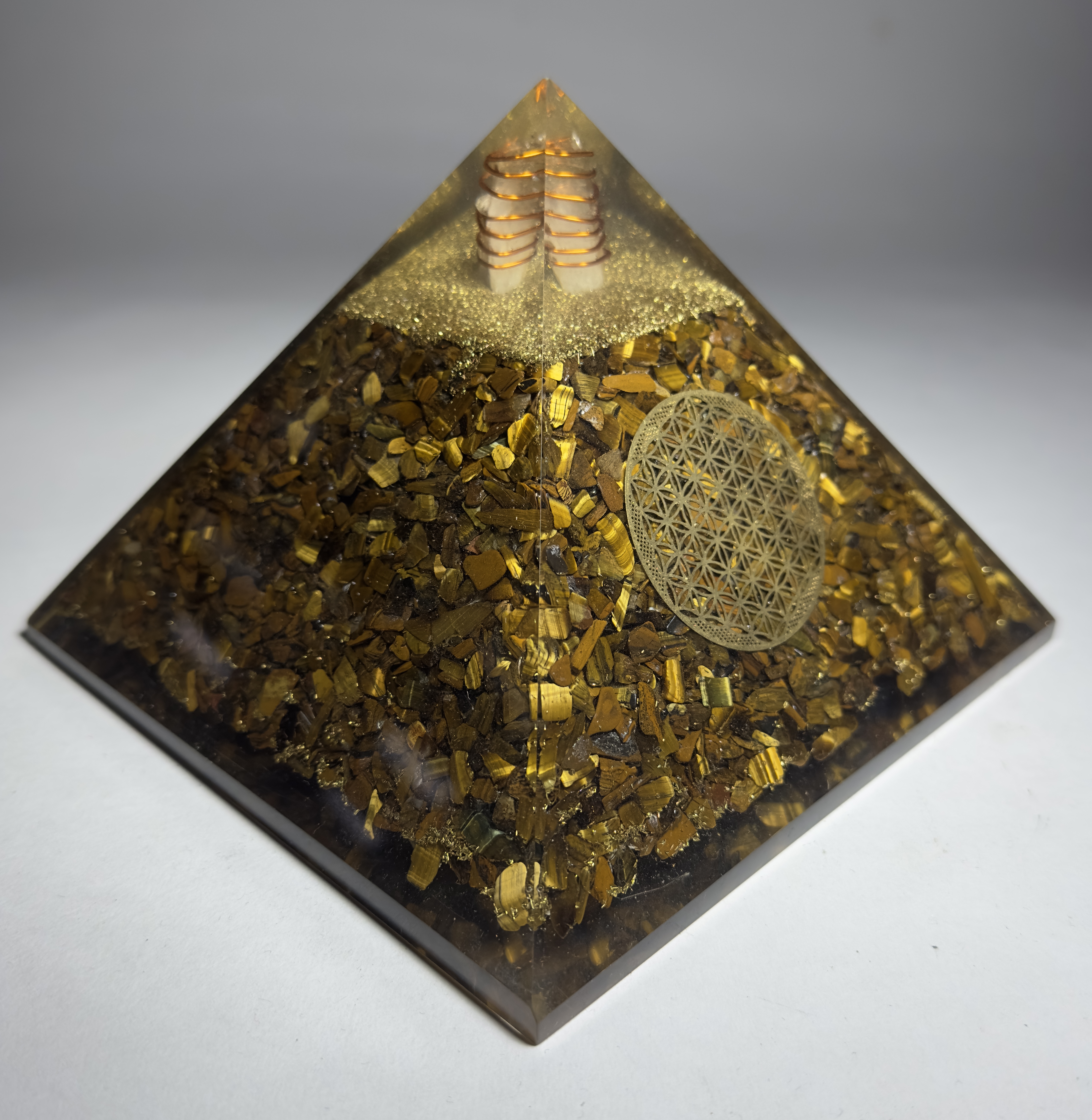 Kaplangözü Taşından Piramit Orgonit