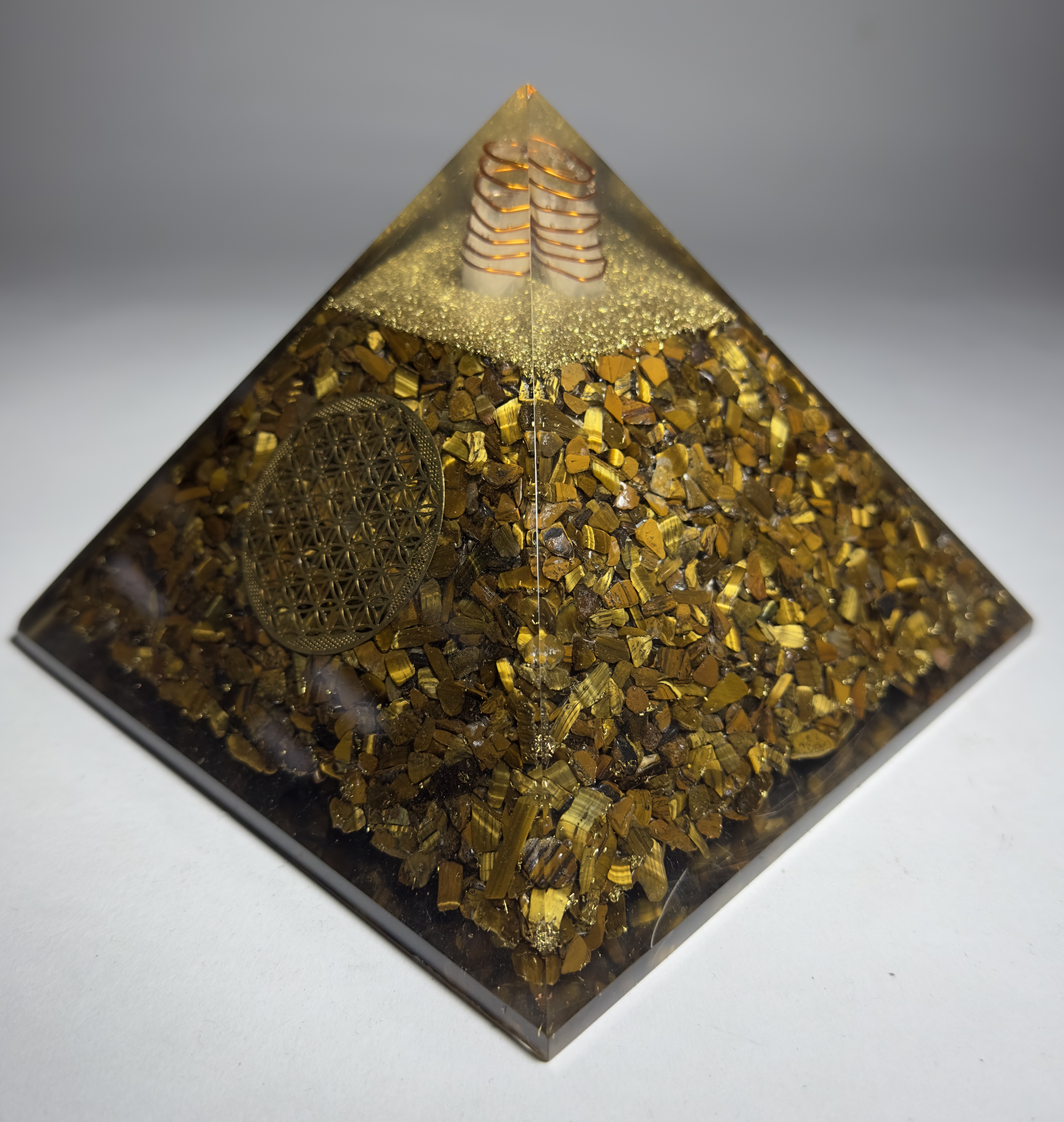 Kaplangözü Taşından Piramit Orgonit