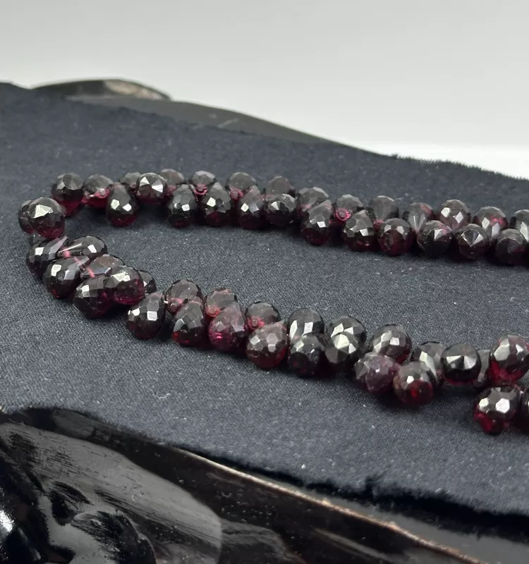 Garnet Dizi