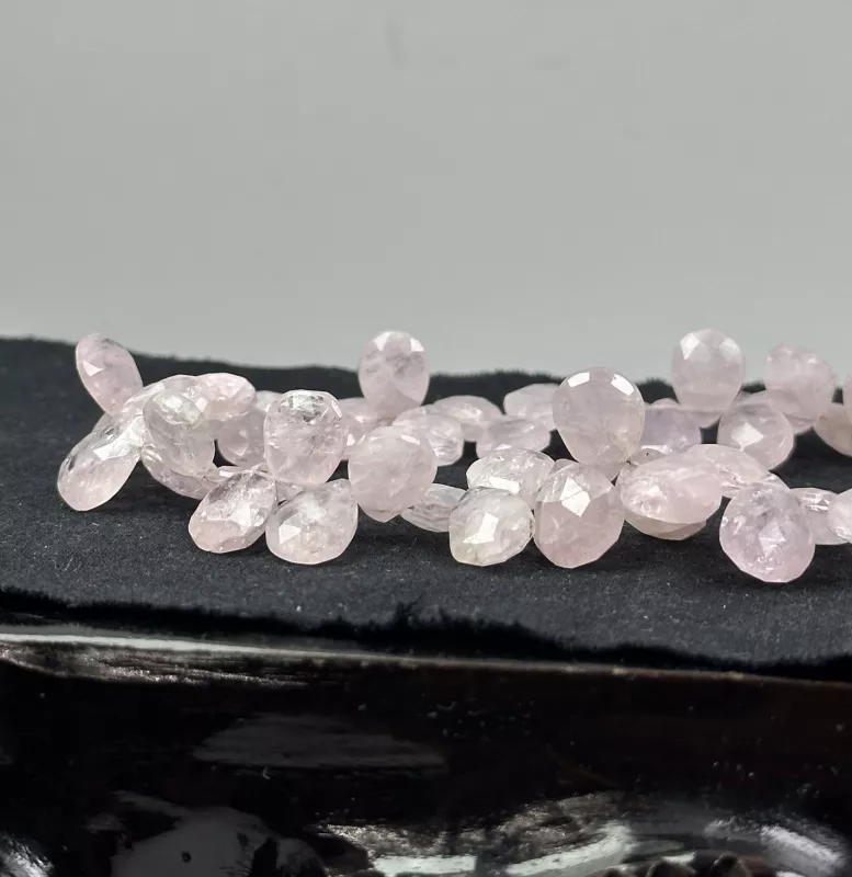 Pembe Kuvars Dizi