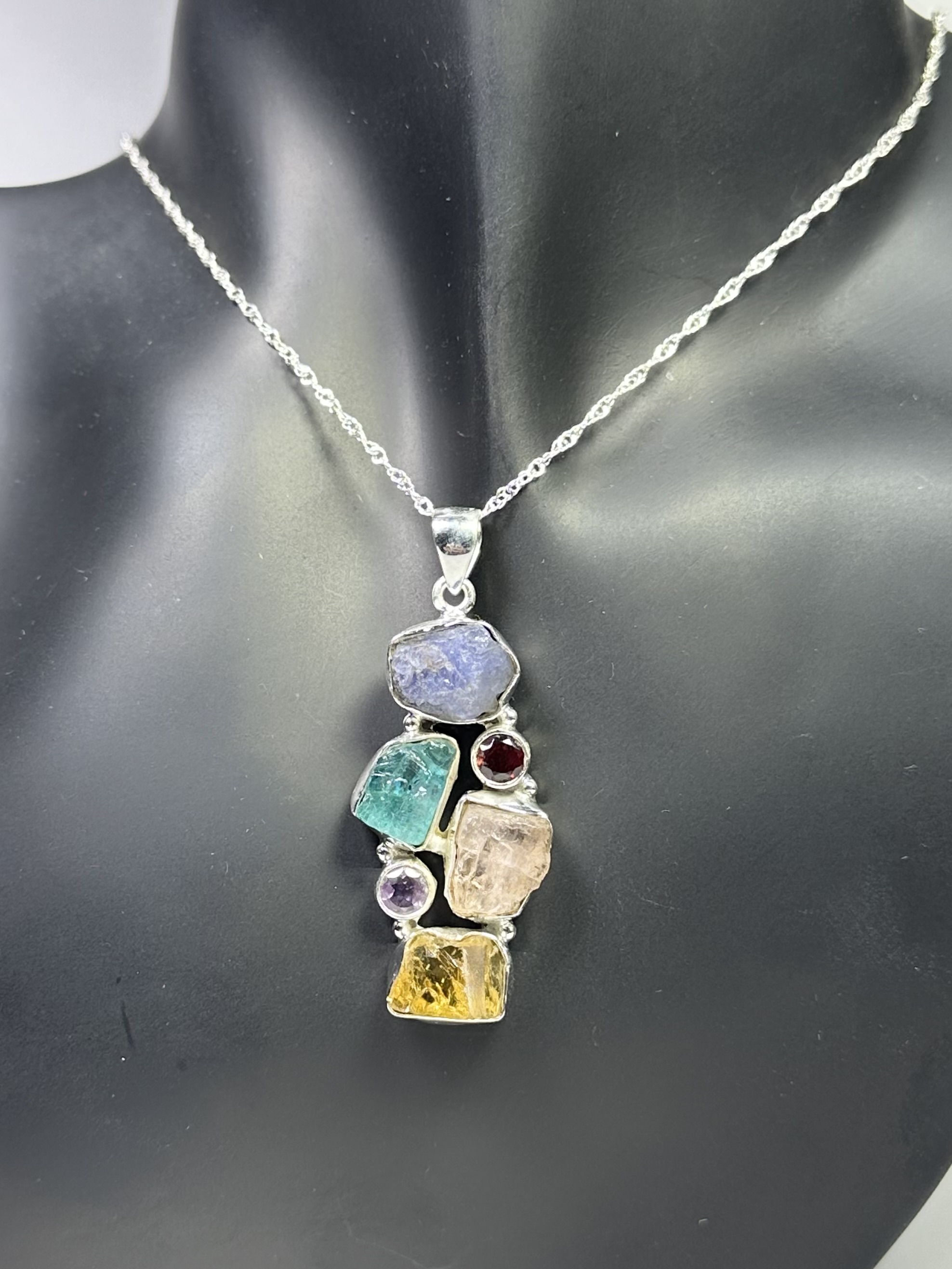 Tanzanit, Apatit, Morganit, Sitrin, Lal ve Ametist Taşlarından Gümüş Kolye Ucu