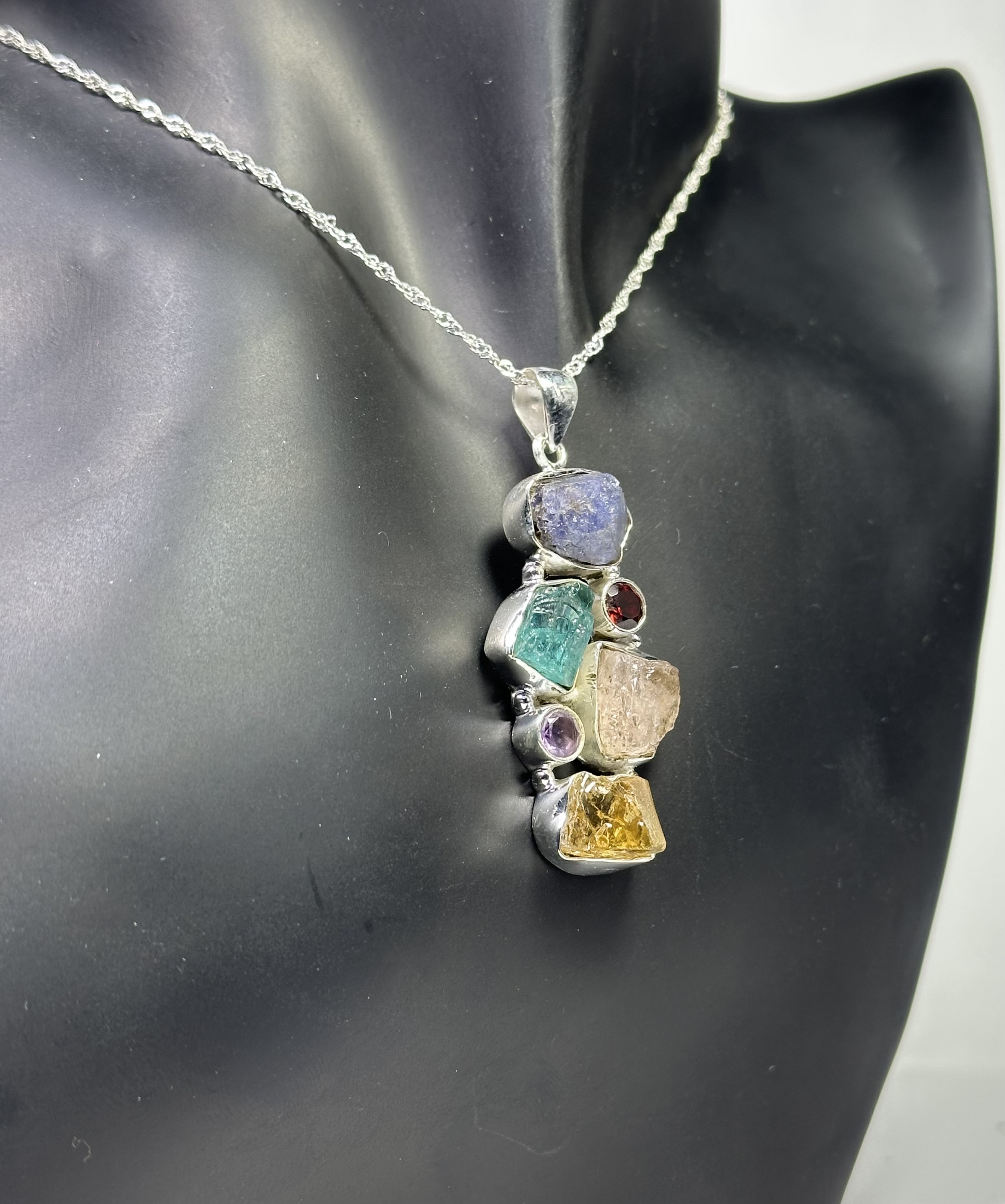 Tanzanit, Apatit, Morganit, Sitrin, Lal ve Ametist Taşlarından Gümüş Kolye Ucu