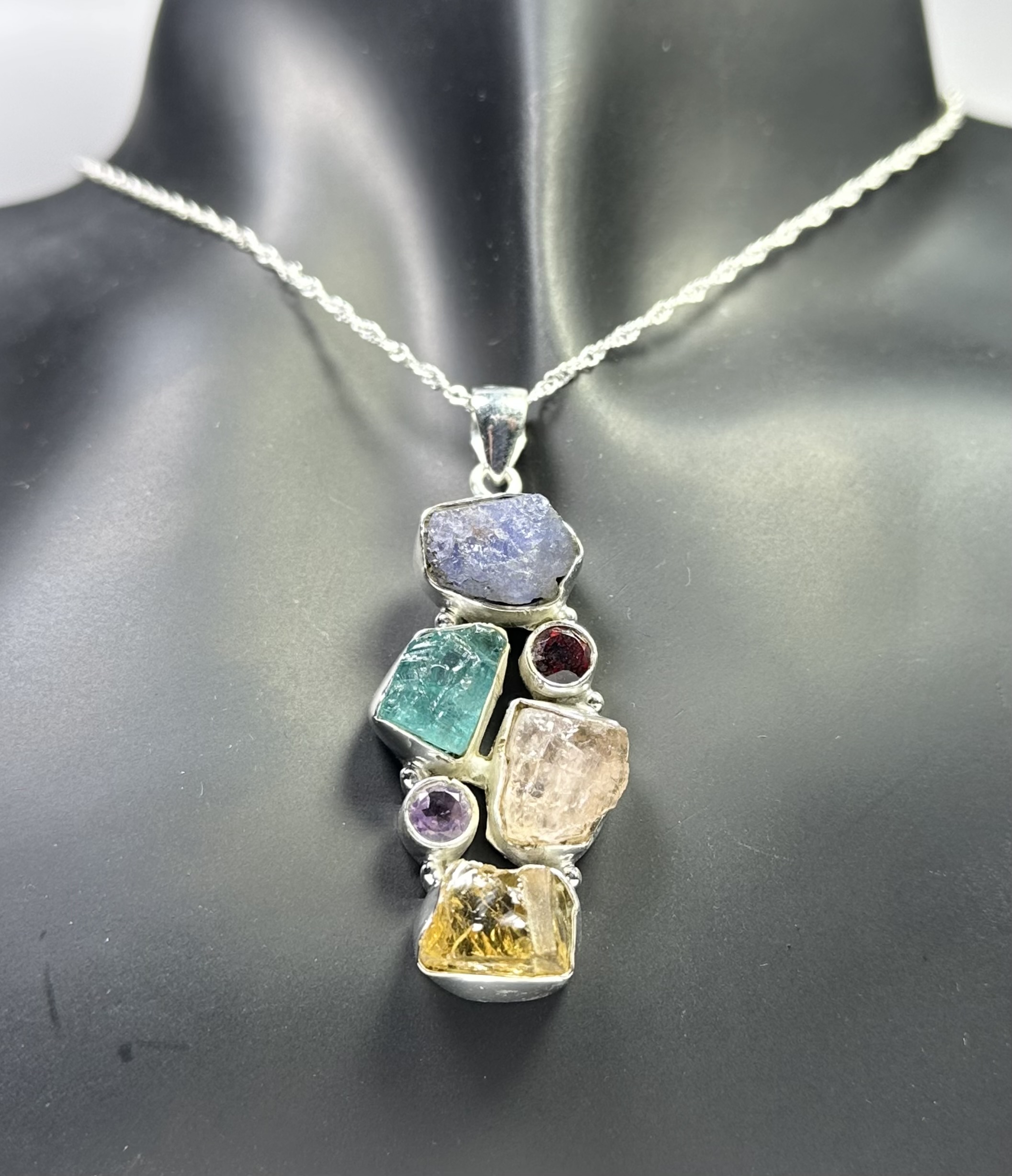 Tanzanit, Apatit, Morganit, Sitrin, Lal ve Ametist Taşlarından Gümüş Kolye Ucu