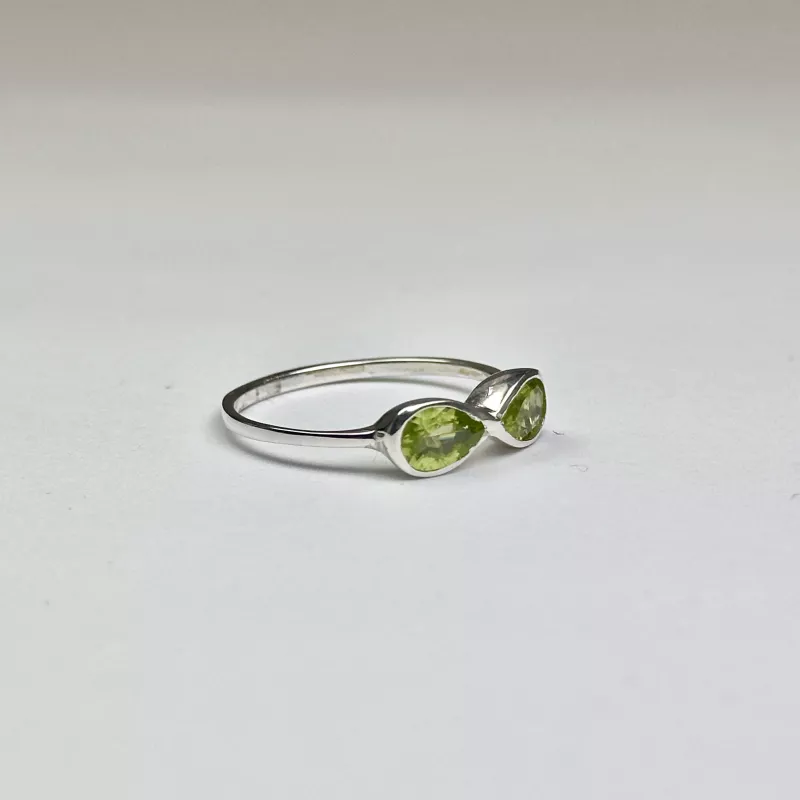 Zebercet(Peridot) ve Ametist Taşlarından Gümüş Yüzük