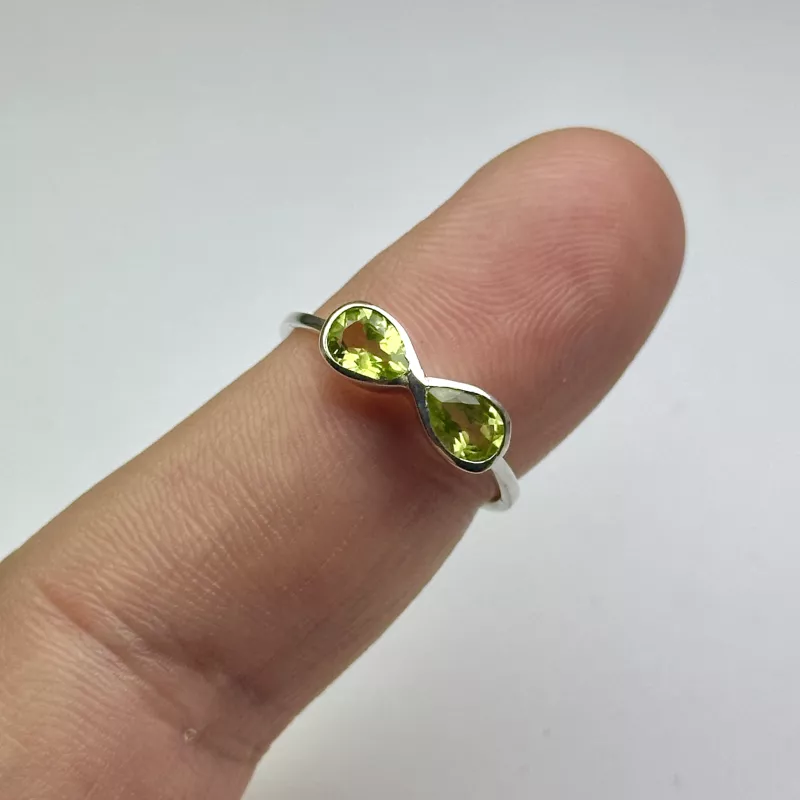 Peridot(Zebercet) Taşından Gümüş Yüzük