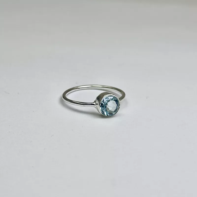 Topaz Taşından Gümüş Yüzük