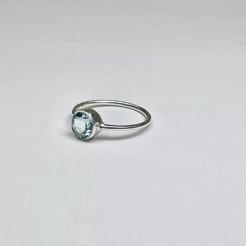 Topaz Taşından Gümüş Yüzük