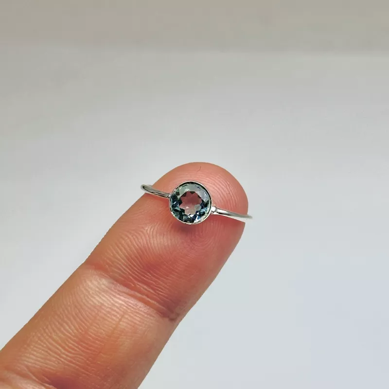 Topaz Taşından Gümüş Yüzük