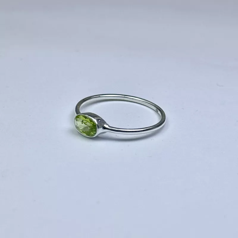 Peridot(Zebercet) Taşından Gümüş Yüzük