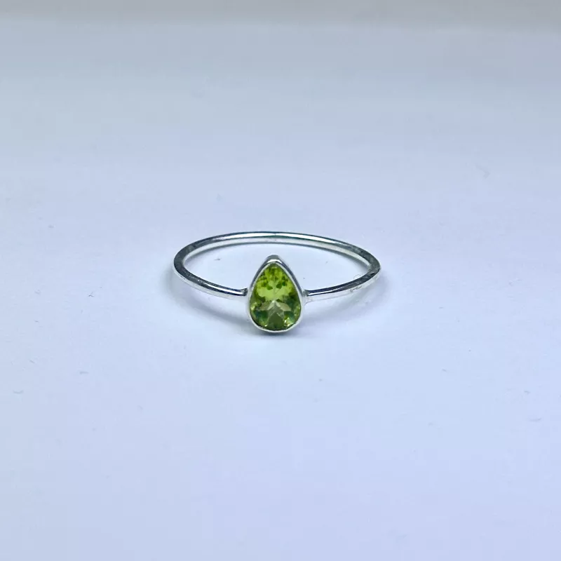 Peridot(Zebercet) Taşından Gümüş Yüzük