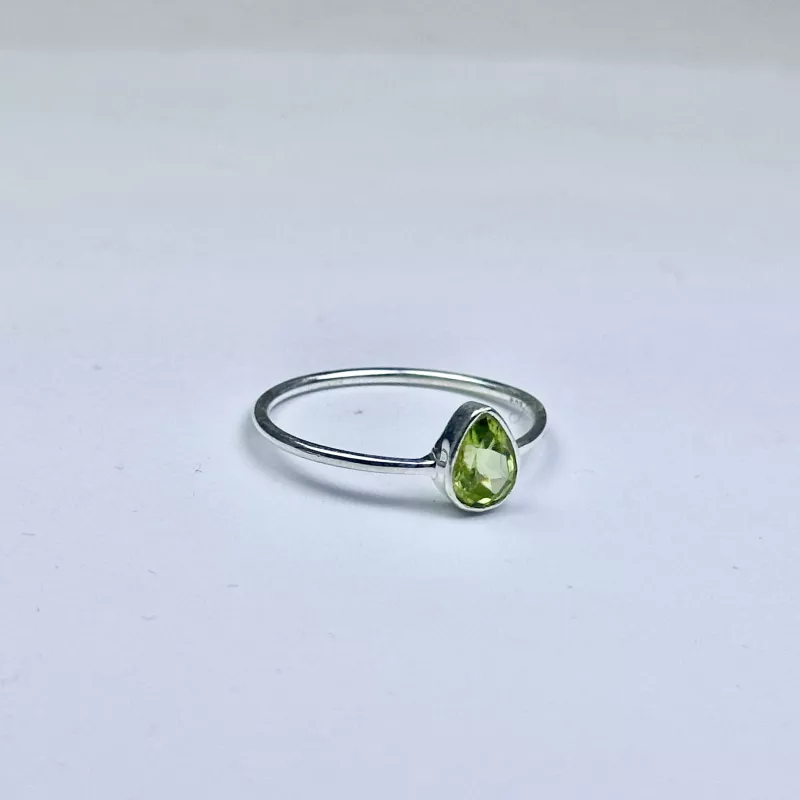 Peridot(Zebercet) Taşından Gümüş Yüzük