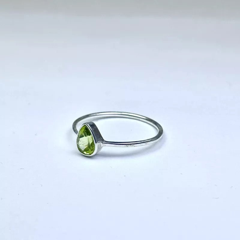 Peridot(Zebercet) Taşından Gümüş Yüzük