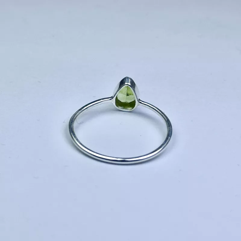 Peridot(Zebercet) Taşından Gümüş Yüzük