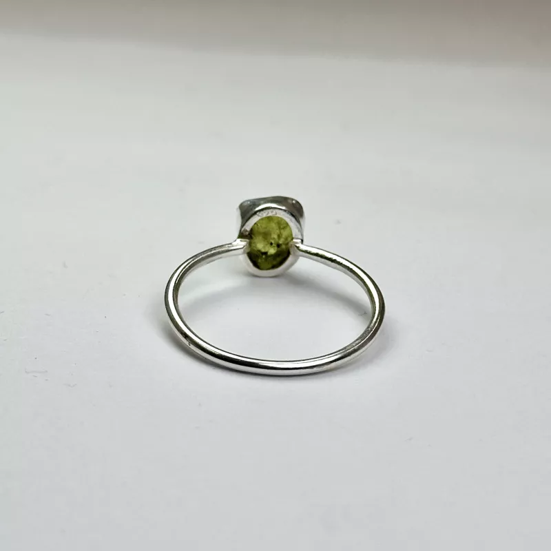 Peridot Taşından Gümüş Yüzük