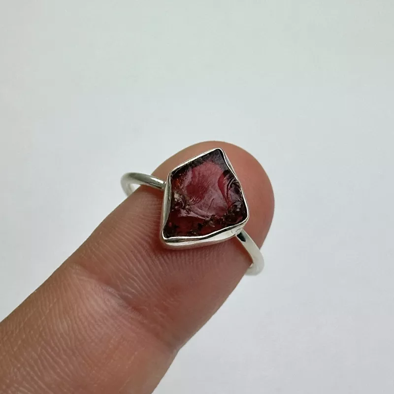 Pembe Turmalin Taşından Gümüş Yüzük