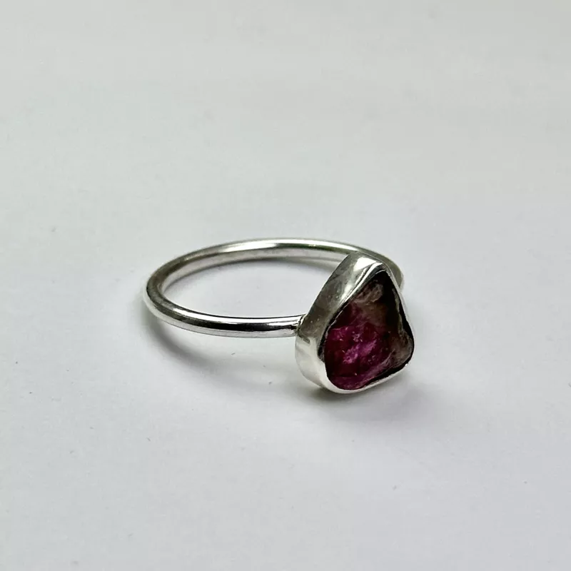 Pembe Turmalinden Gümüş Yüzük