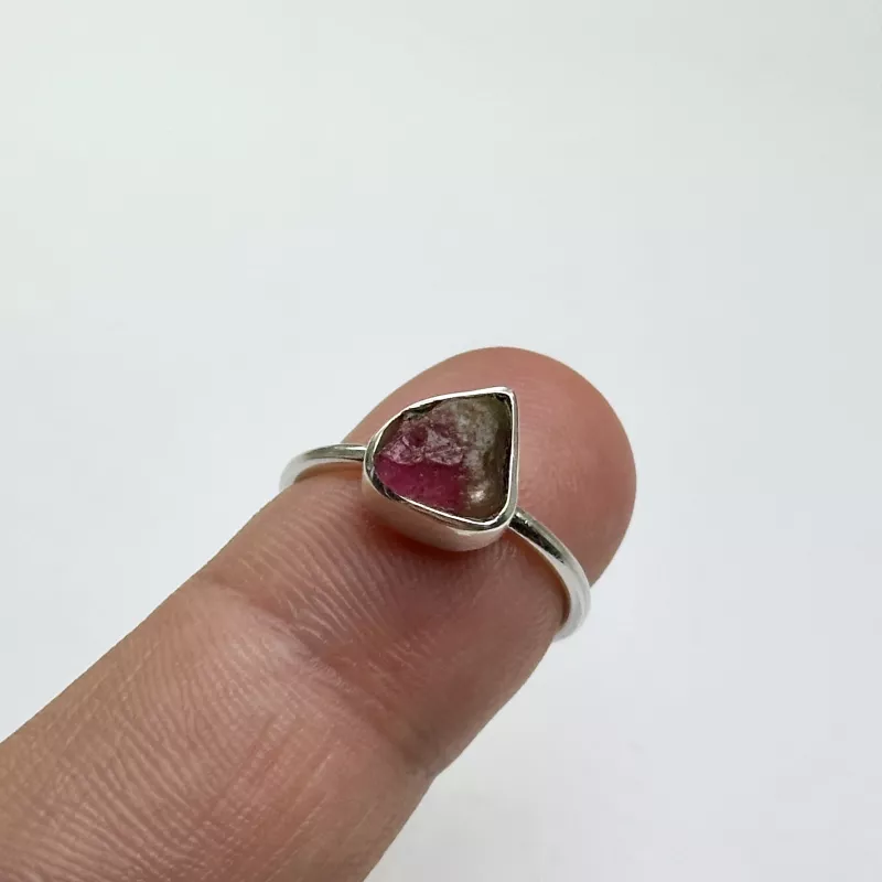 Pembe Turmalinden Gümüş Yüzük