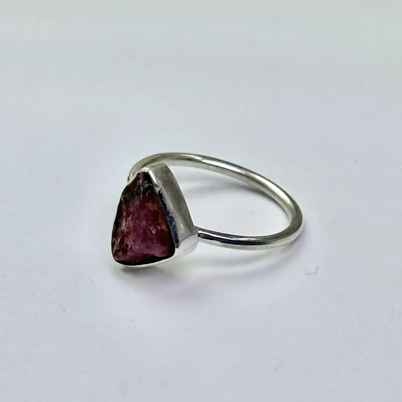 Pembe Turmalin Taşından Gümüş Yüzük