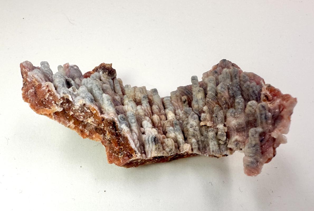 Sarkıt kalsedon kütle