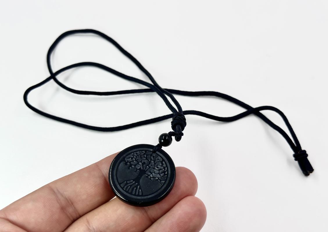 Obsidyen taşlı kolye