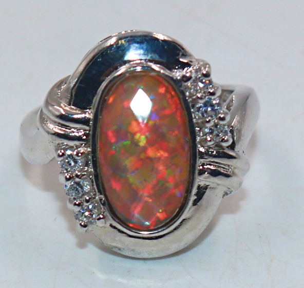 Opal taşlı gümüş yüzük
