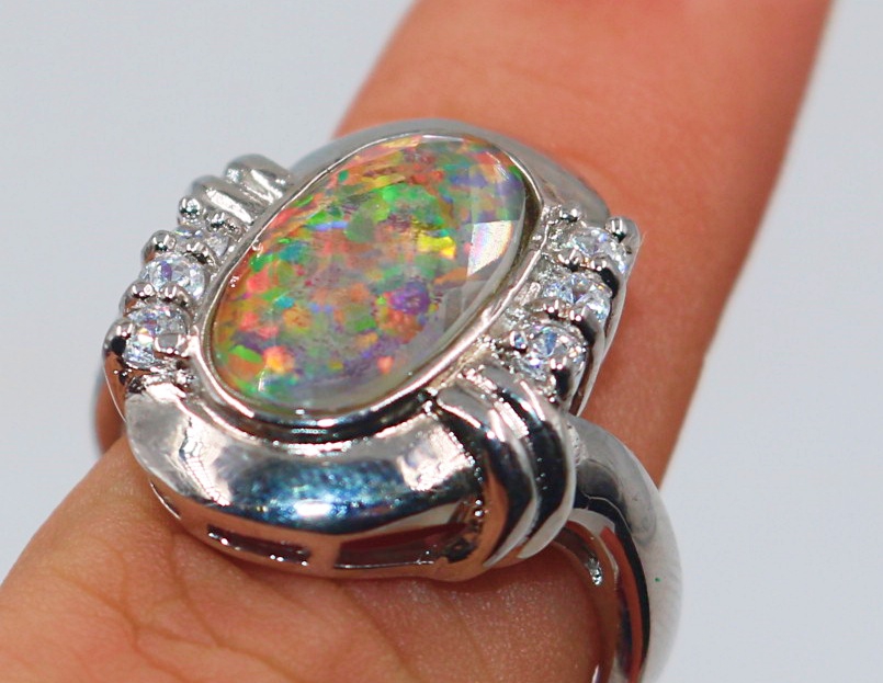 Opal taşlı gümüş yüzük