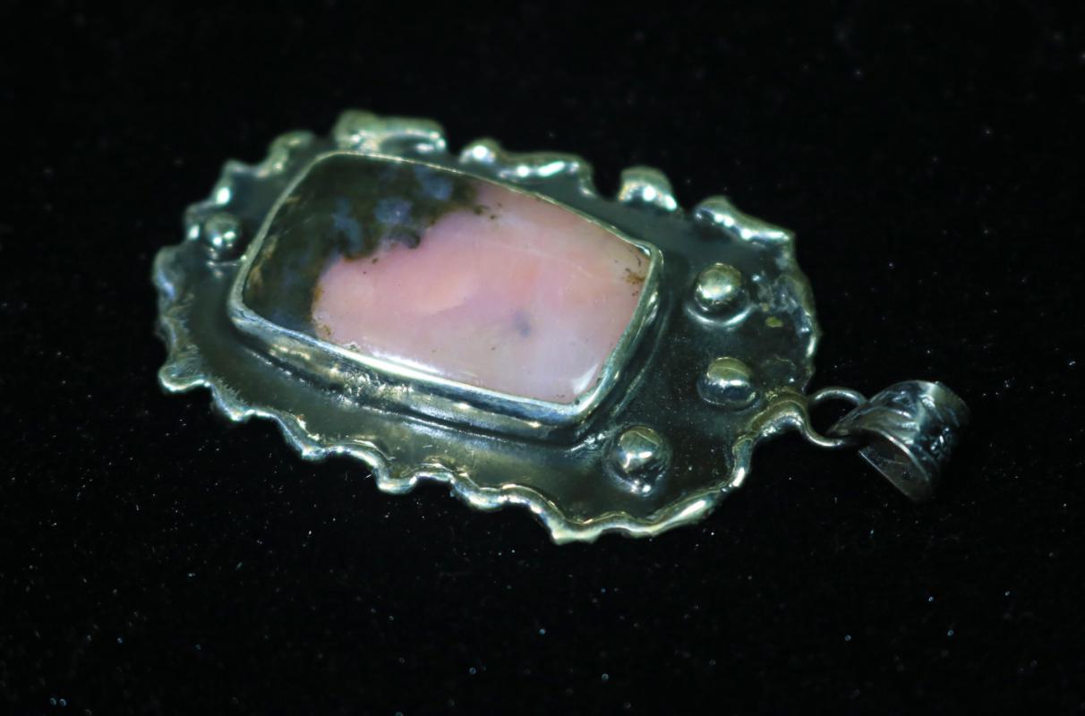 Pembe Opal Taşlı Gümüş Kolye Ucu
