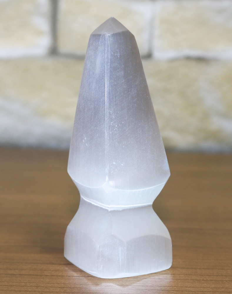 Selenit Obelisk Kütle